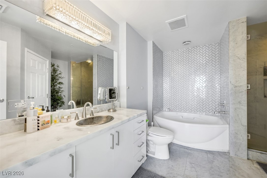 Photo 27 of 57, 200 W Sahara Avenue #3707