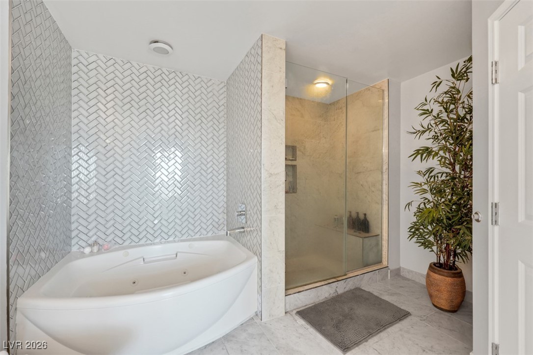 Photo 28 of 57, 200 W Sahara Avenue #3707