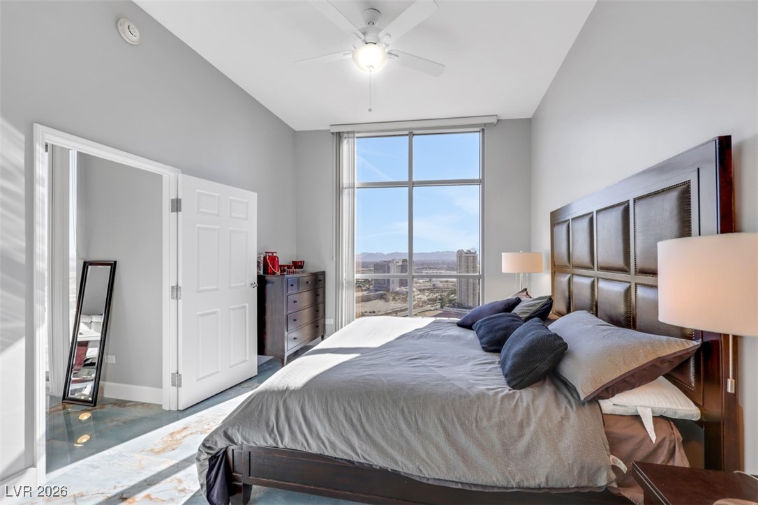 Photo 17 of 57, 200 W Sahara Avenue #3707
