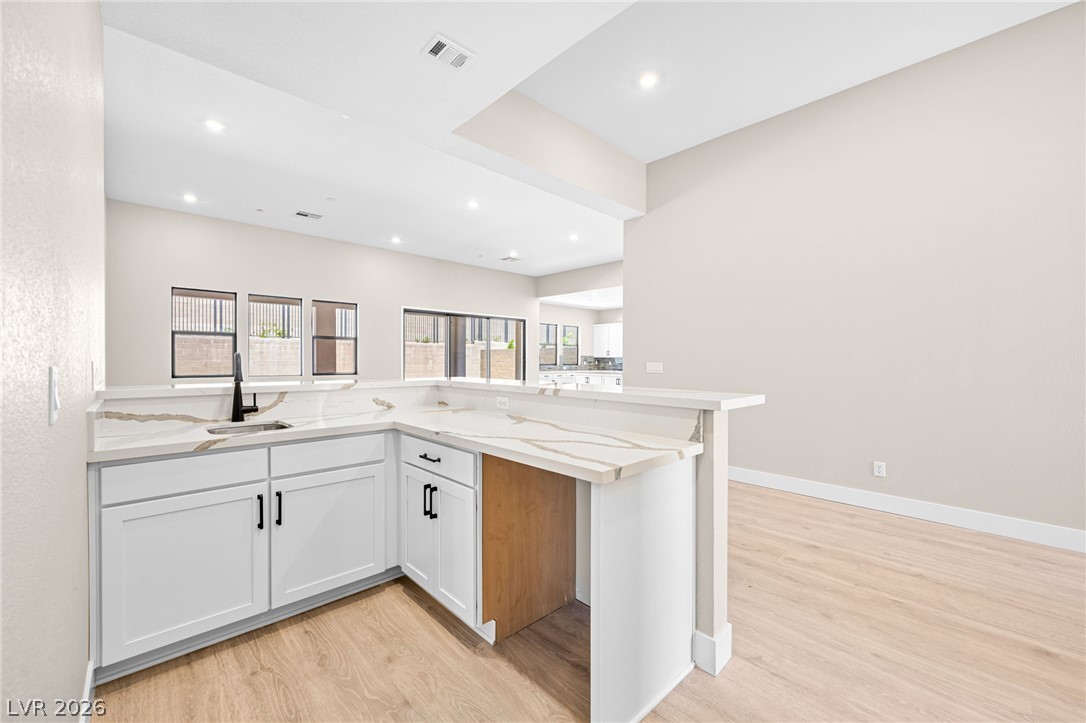 Photo 25 of 42, 525 Stowell Avenue
