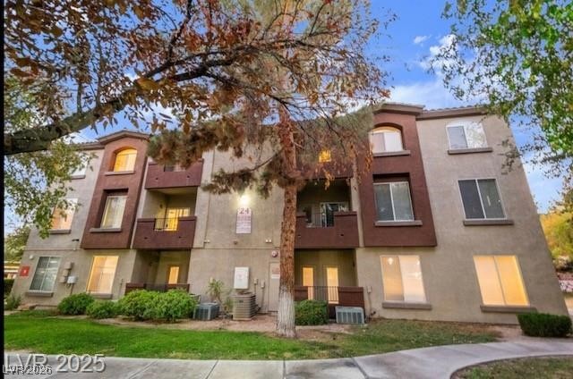 Photo 27 of 37, 4400 S Jones Boulevard #1119