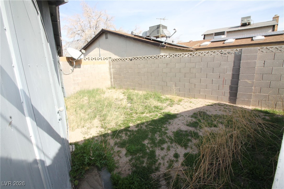 Photo 4 of 4135 Comb Circle