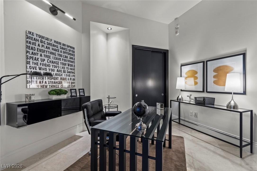 Photo 33 of 40, 2747 Paradise Road #3404