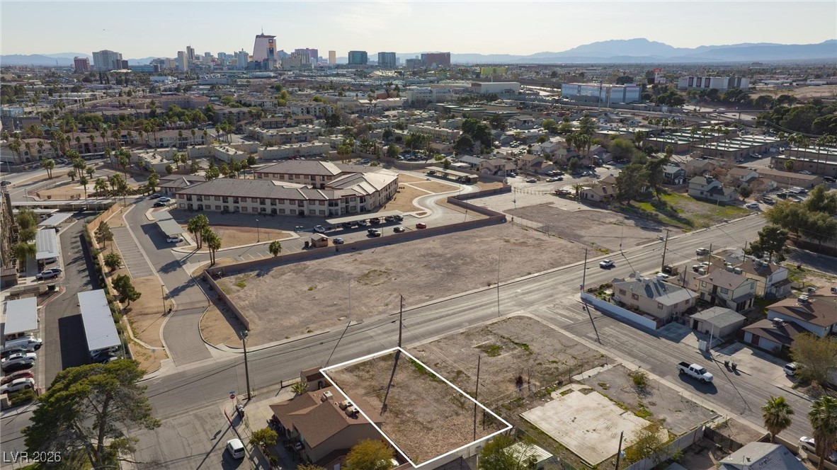 Photo 9 of 10, 108 E Tonopah Avenue