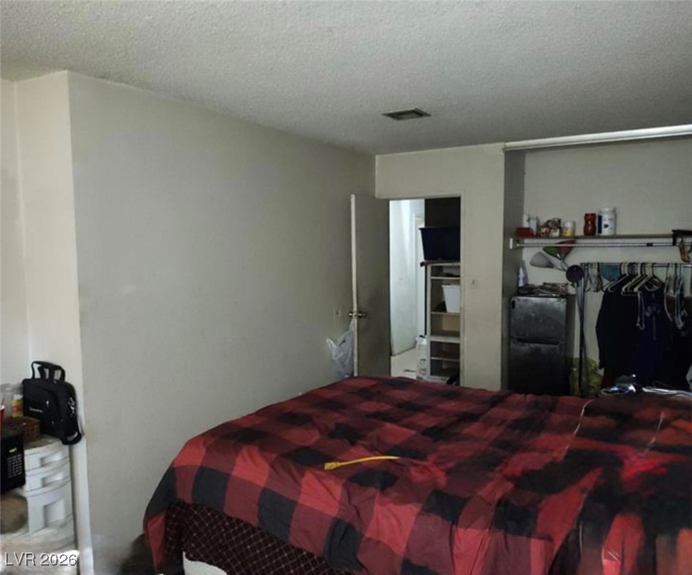 Photo 13 of 18, 421 Miller Avenue