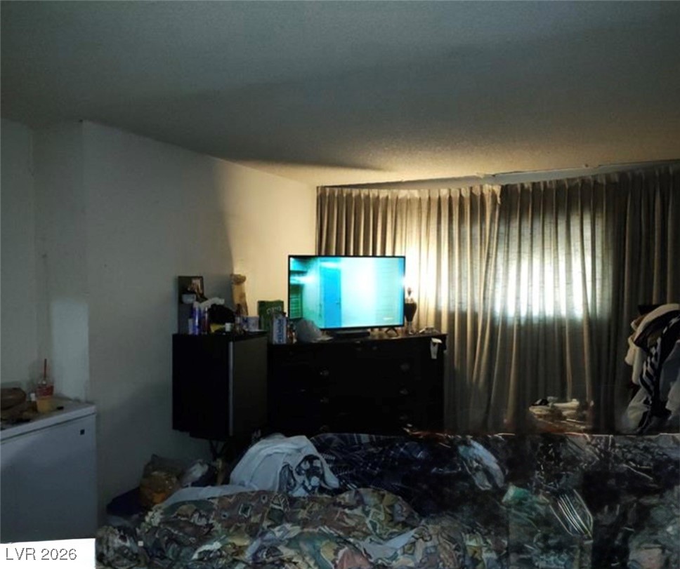 Photo 15 of 18, 421 Miller Avenue