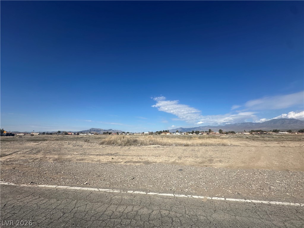 960 E Honeysuckle Street, Pahrump 89048