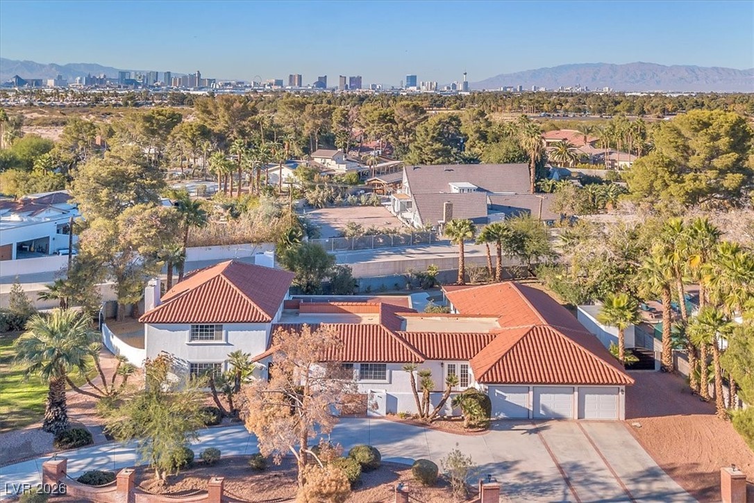 Photo 6 of 83, 2868 Vista Del Sol Avenue