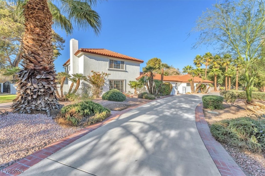 Photo 2 of 2868 Vista Del Sol Avenue