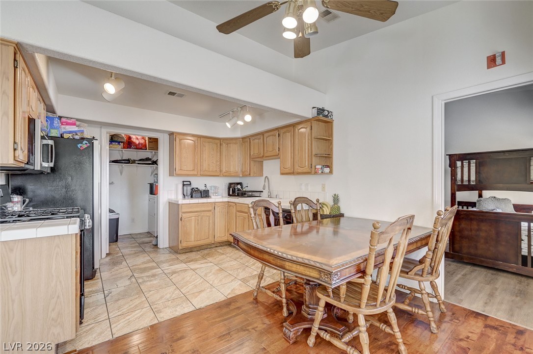 Photo 6 of 23, 701 Capri Drive #12C