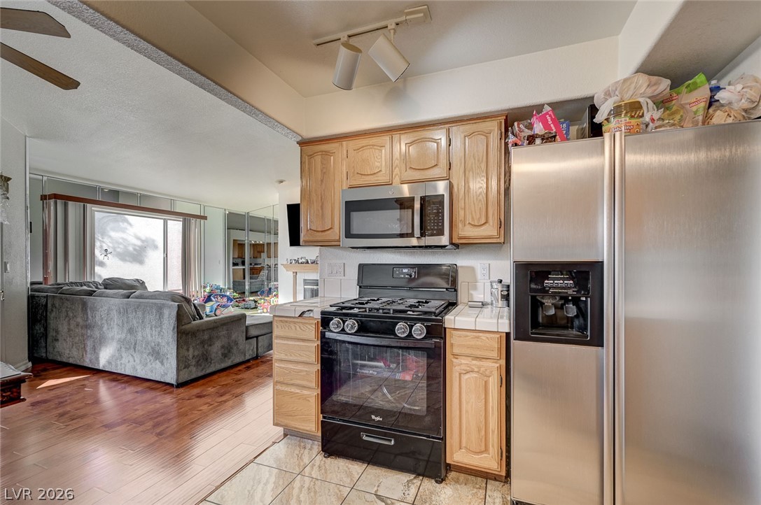 Photo 8 of 23, 701 Capri Drive #12C