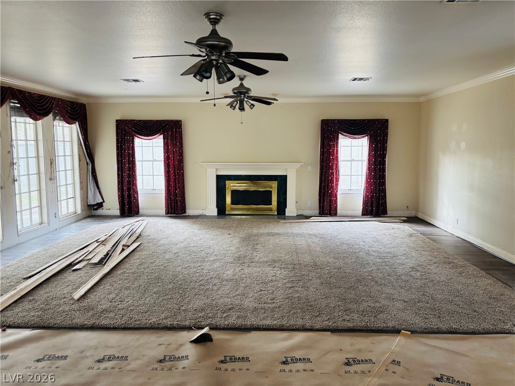 Photo 2 of 3725 E Quail Avenue