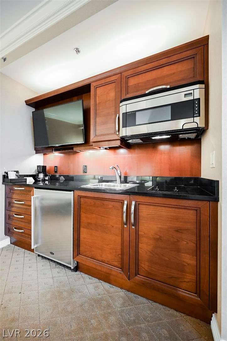 Photo 11 of 34, 145 E HARMON Avenue #2418