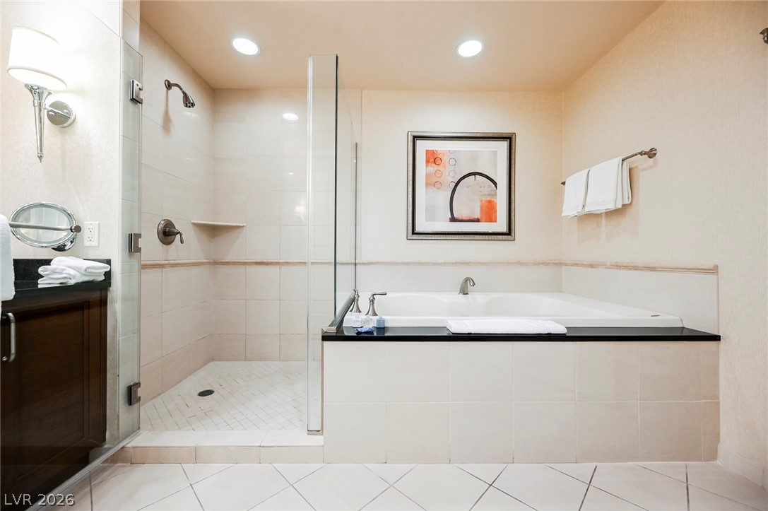 Photo 20 of 34, 145 E HARMON Avenue #2418