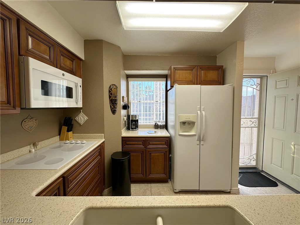 Photo 10 of 47, 2076 Mesquite Lane #302