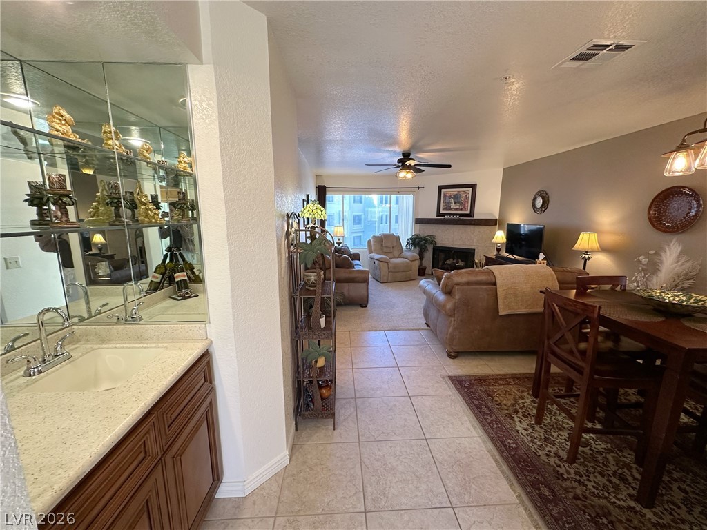Photo 11 of 47, 2076 Mesquite Lane #302