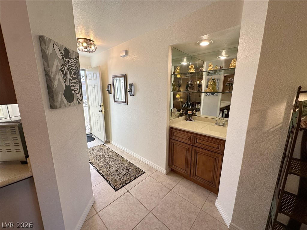 Photo 12 of 47, 2076 Mesquite Lane #302