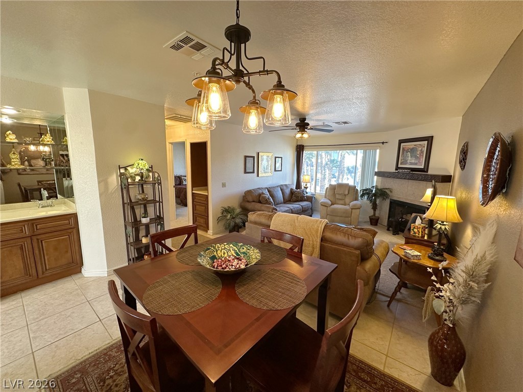 Photo 16 of 47, 2076 Mesquite Lane #302