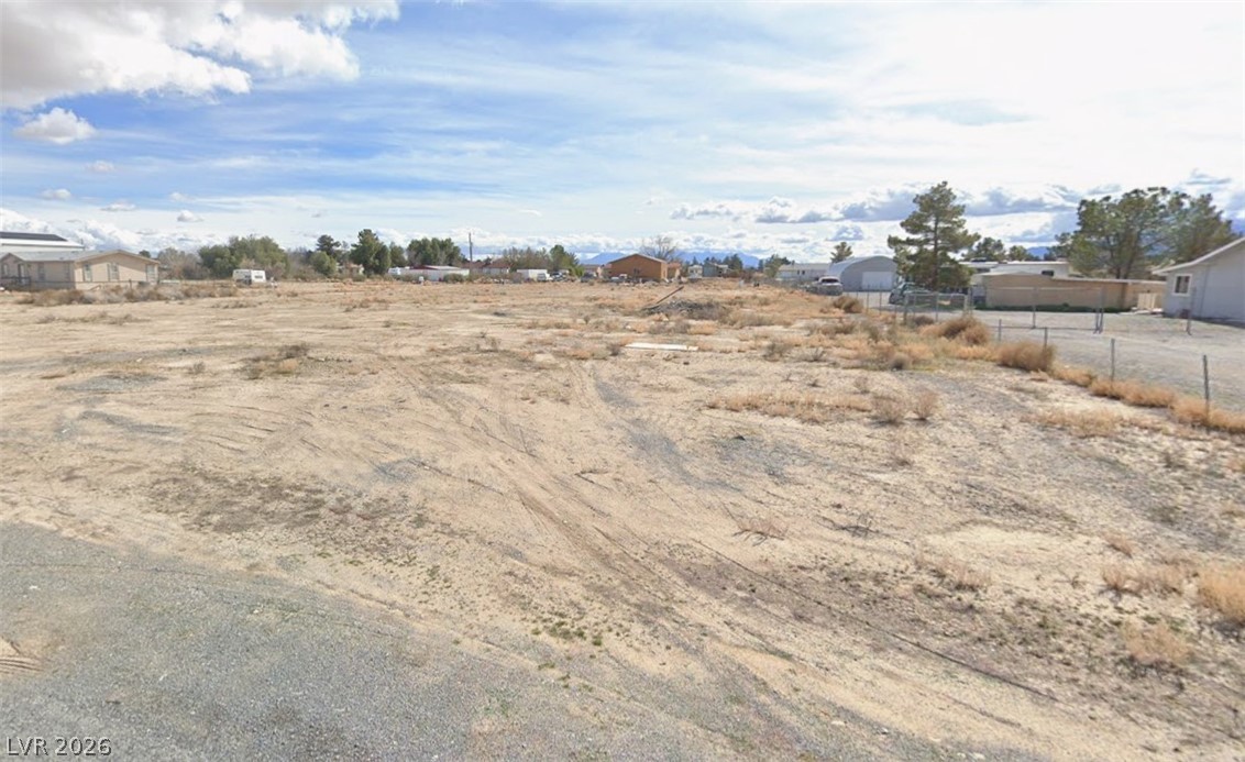 Photo 8 of 10, 3101 E Navajo Boulevard