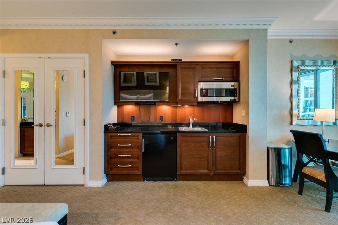 Photo 18 of 33, 145 E HARMON Avenue #2417