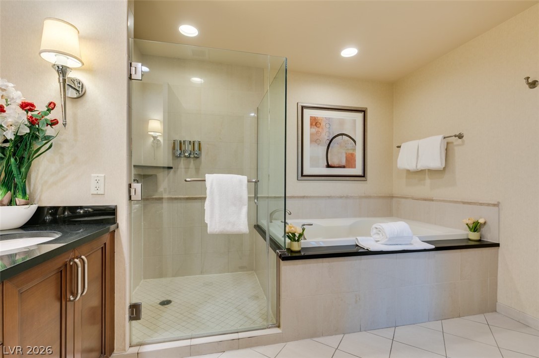 Photo 25 of 33, 145 E HARMON Avenue #2417
