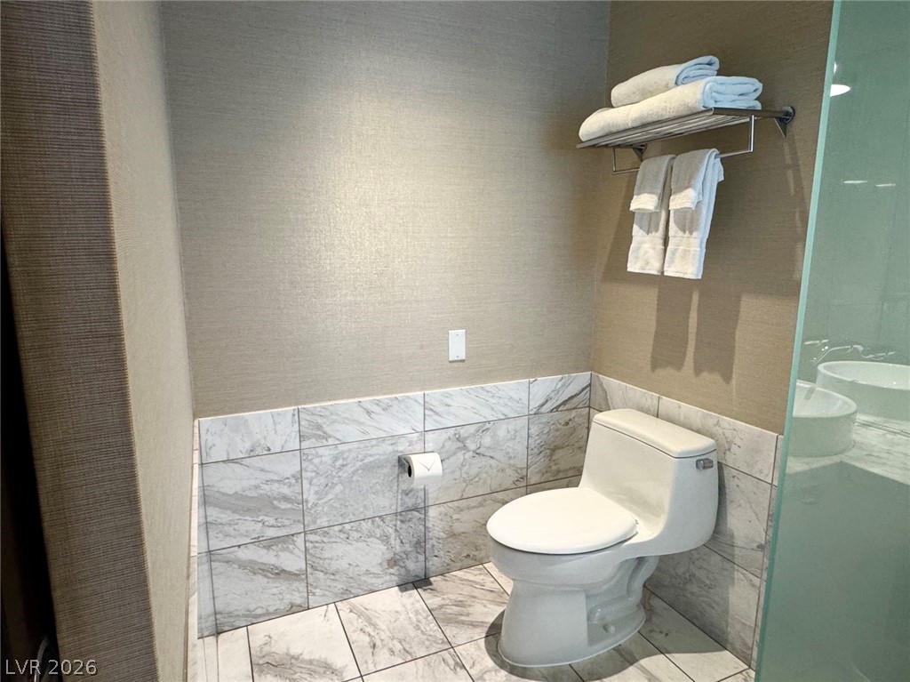 Photo 7 of 14, 4381 W Flamingo Road #11306