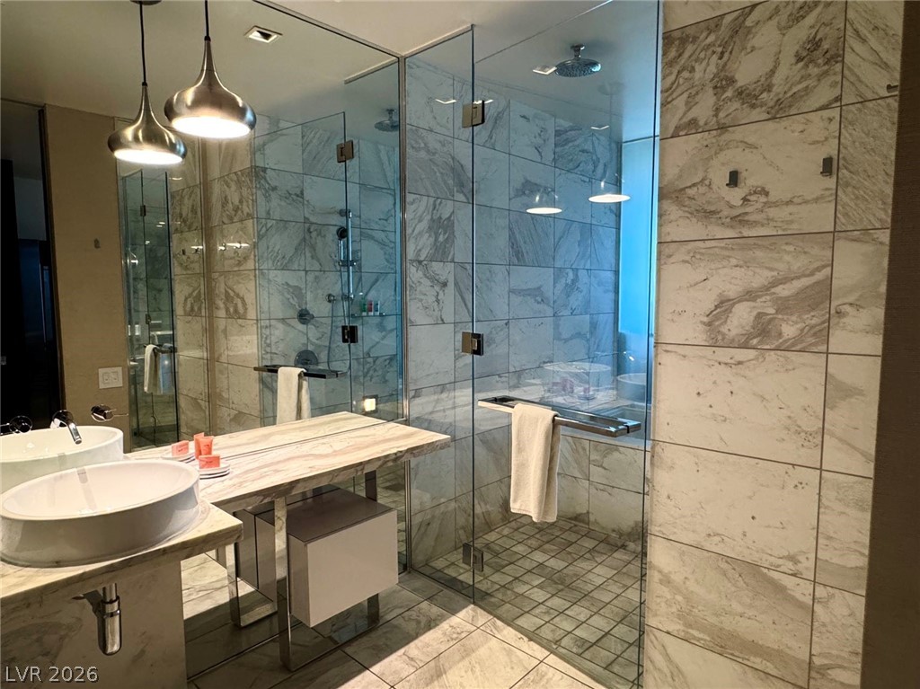Photo 8 of 14, 4381 W Flamingo Road #11306