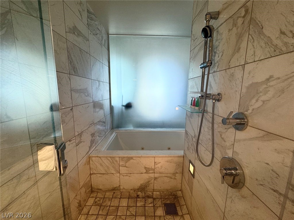 Photo 9 of 14, 4381 W Flamingo Road #11306