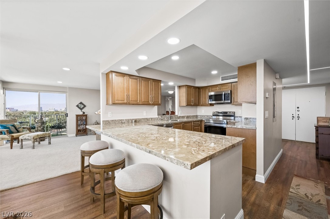 Photo 9 of 43, 3111 Bel Air Drive #8A