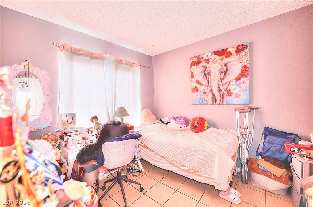 Photo 11 of 17, 1500 Hialeah Drive #C