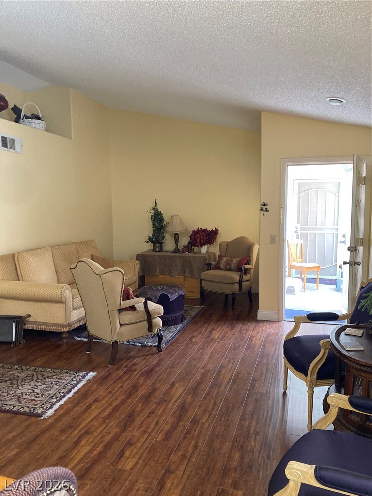 Photo 14 of 41, 1800 Edmond Street #213