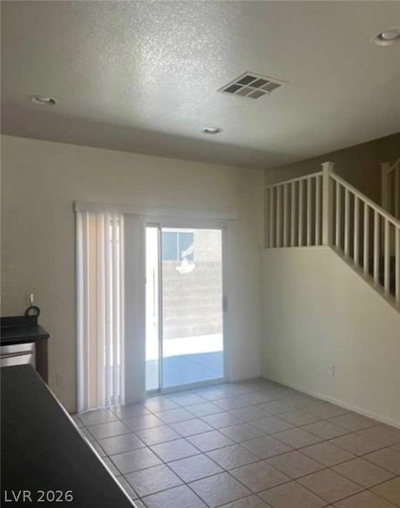 Photo 5 of 4039 Meadow Foxtail Drive