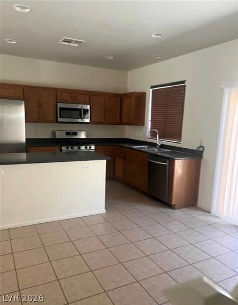 Photo 6 of 43, 4039 Meadow Foxtail Drive