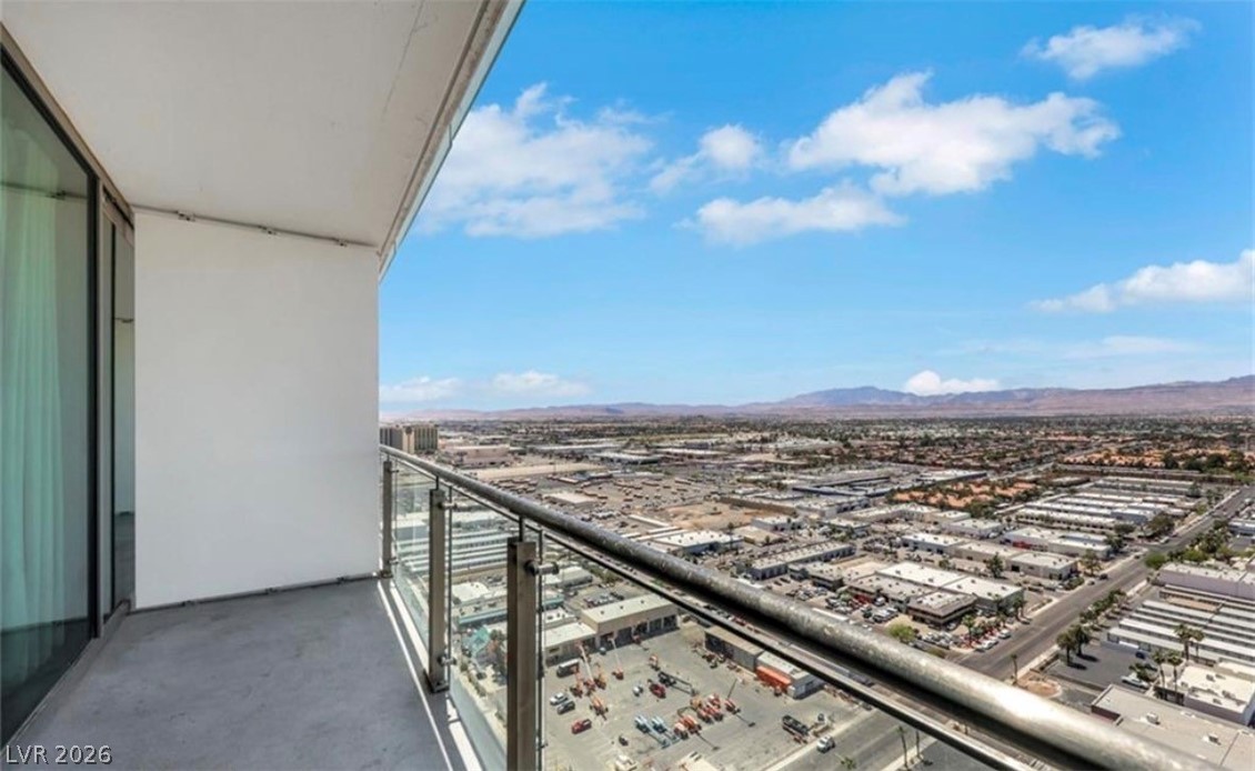 Photo 25 of 26, 4381 W Flamingo Road #1903