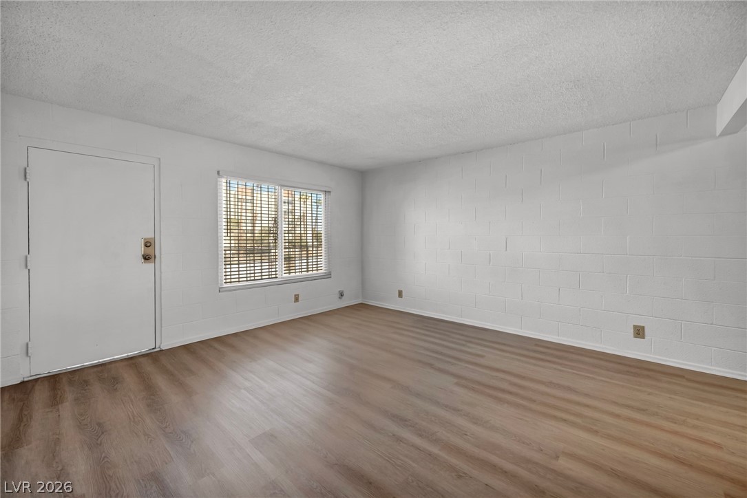 Photo 9 of 25, 605 S Royal Crest Circle #9