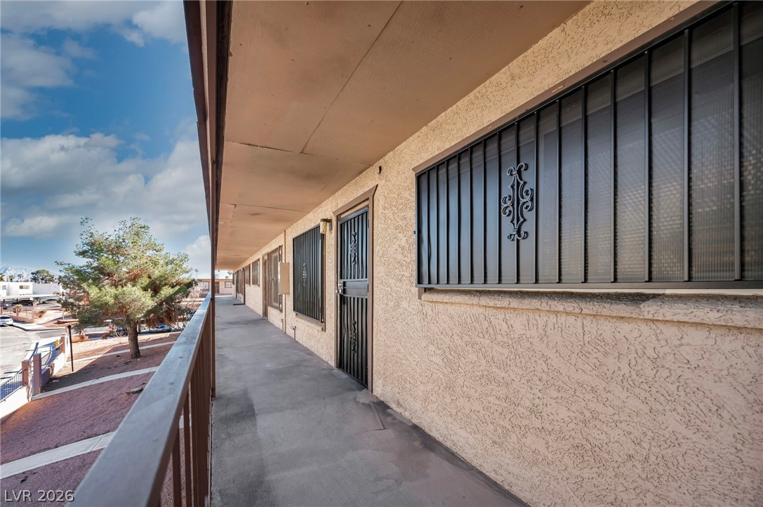 Photo 22 of 25, 605 S Royal Crest Circle #9