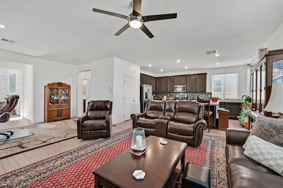 Photo 7 of 28, 1102 Edel Hest Avenue
