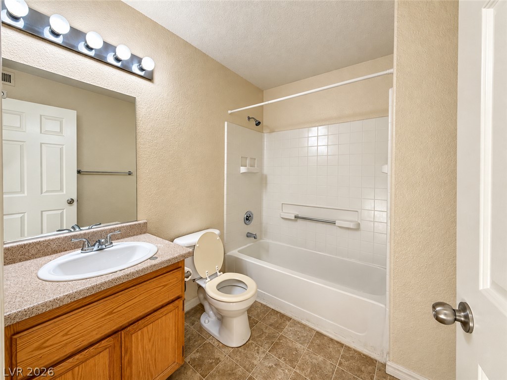 Photo 8 of 15, 4730 E Craig Road #2068