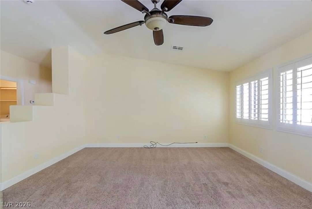 Photo 3 of 1073 Featherwood Avenue