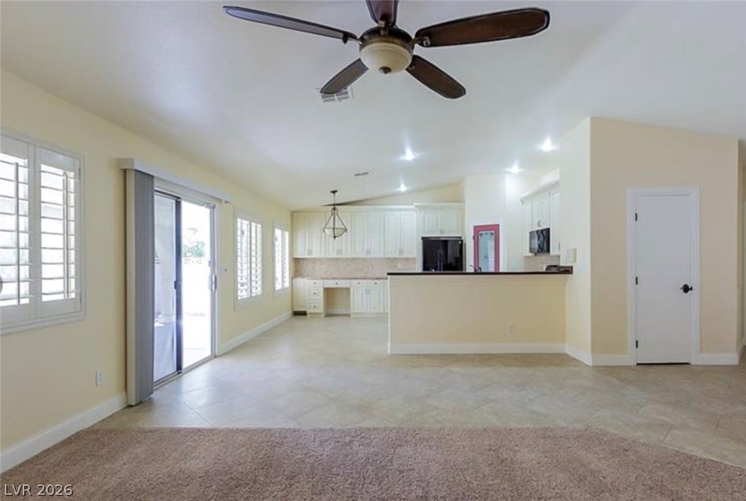 Photo 4 of 1073 Featherwood Avenue