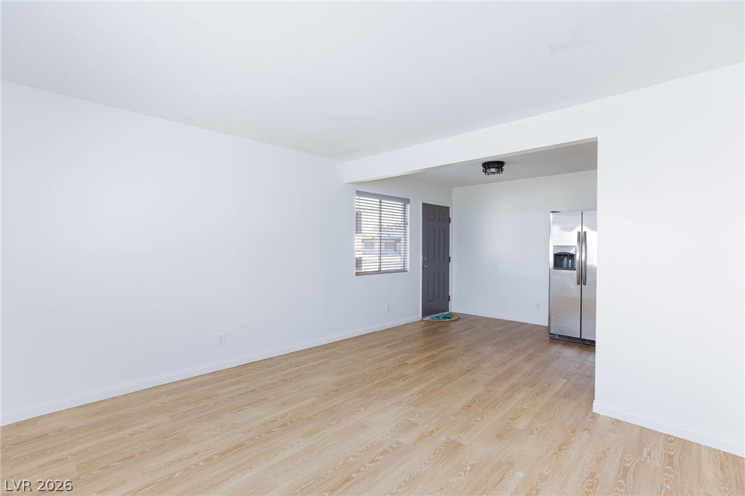Photo 8 of 25, 3821 1/2 Daisy Street #26