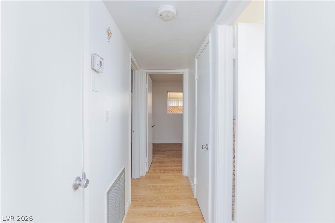 Photo 9 of 25, 3821 1/2 Daisy Street #26