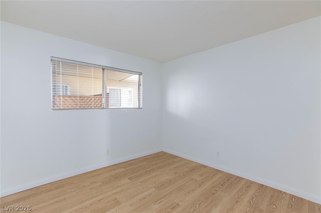 Photo 17 of 25, 3821 1/2 Daisy Street #26