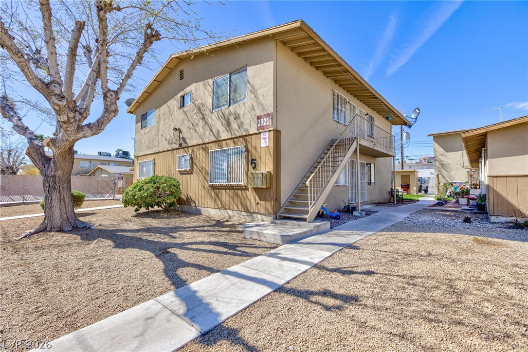 Photo 22 of 25, 3821 1/2 Daisy Street #26
