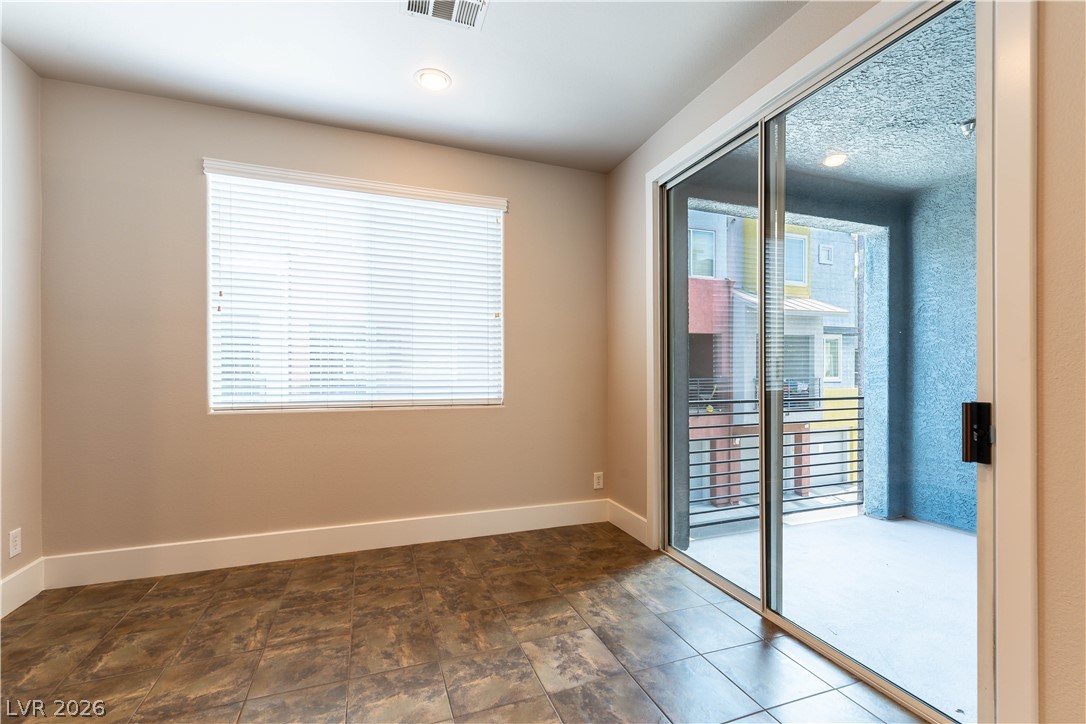 Photo 7 of 25, 9050 W Tropicana Avenue #1107