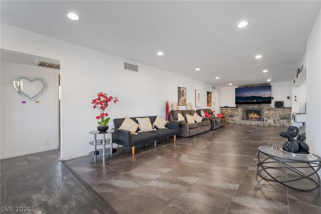 Photo 6 of 43, 2200 Santa Ynez Drive