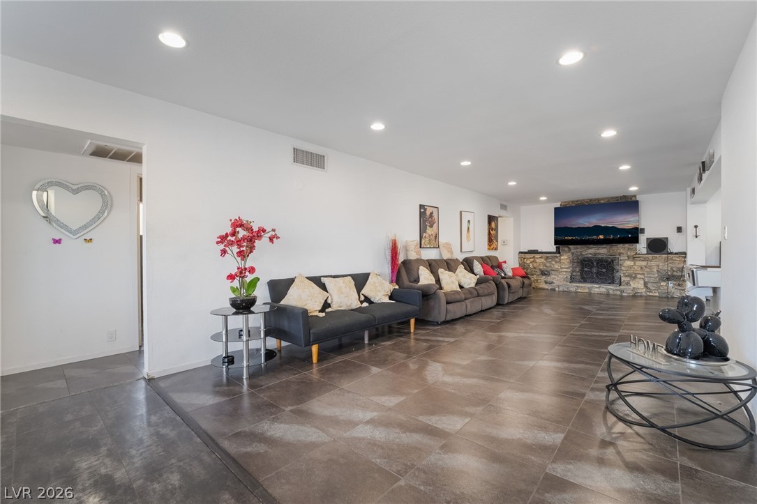 Photo 7 of 43, 2200 Santa Ynez Drive