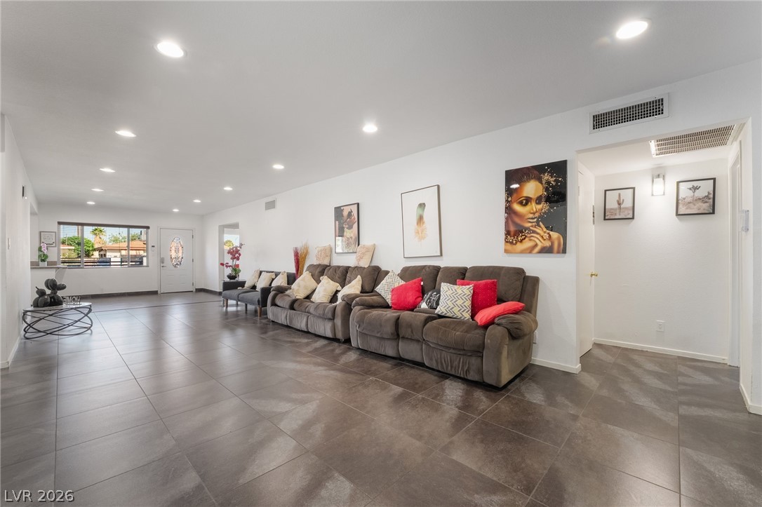 Photo 8 of 43, 2200 Santa Ynez Drive