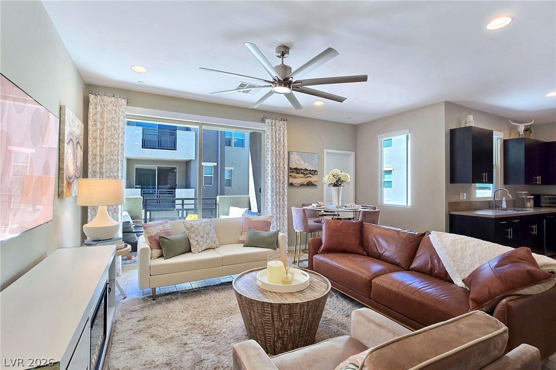 Photo 4 of 11256 Rainbow Peak Avenue #202