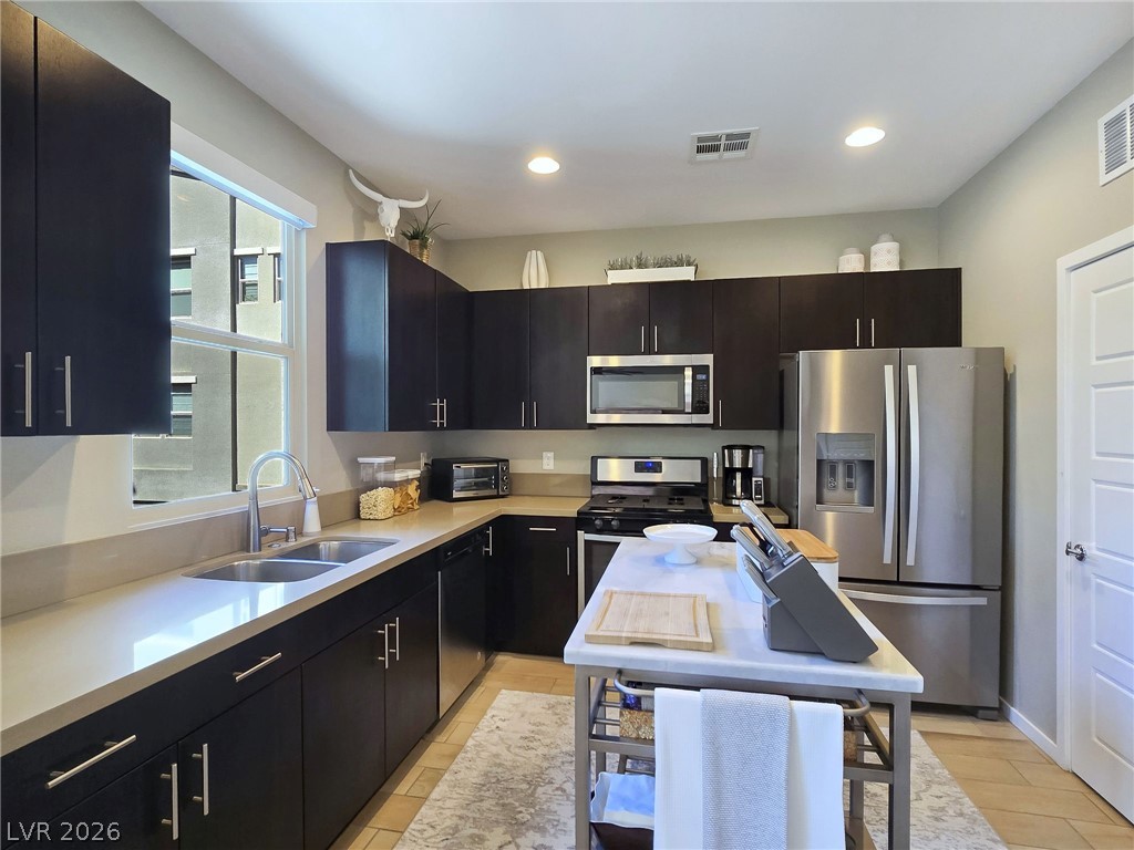 Photo 13 of 32, 11256 Rainbow Peak Avenue #202